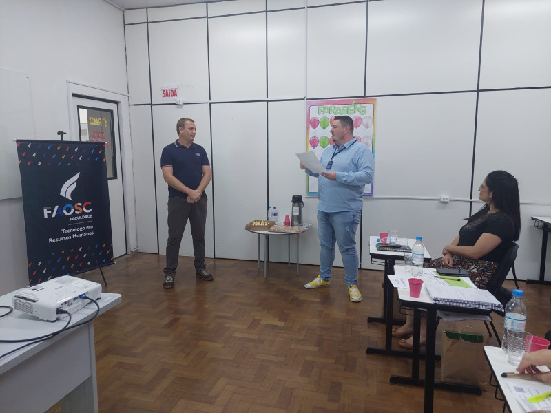 BANCAS EXTAORDINÁRIAS DE TCC FAOSC DOS CURSOS PEDAGOGIA E RECURSOS HUMANOS CONTAM COM A PRESENTAÇA DE PROFESSORES DAS UNIVERSIDADES FEDERAIS E PARTICULARES