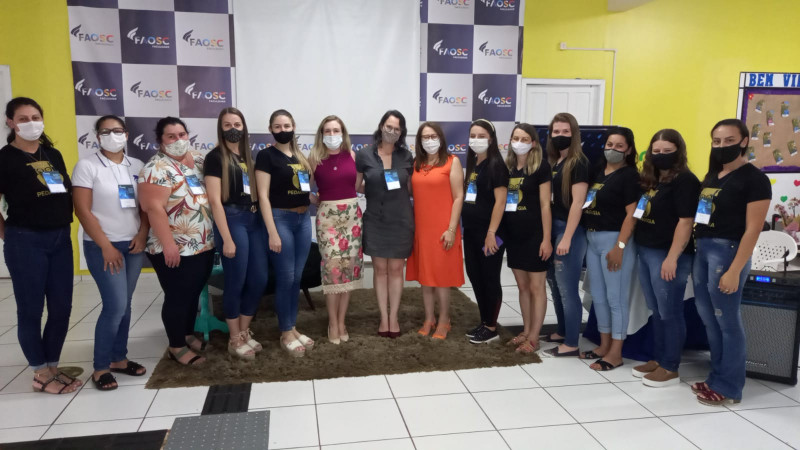 PALESTRA TECNOLOGIA, EDUCAÇÃO E PANDEMIA: UM DIÁLOGO, DESAFIOS E POSSIBILIDADES